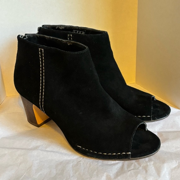 Clarks Shoes - Clarks Booties Spiced Melody 26127292 Black Suede Ankle & Booties Boots Size 8.5